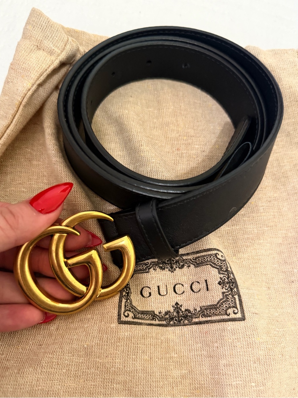 Gucci Black Leather Belt with Gold Double G Interlocking Buckle - Picture 2 of 5